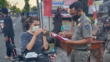 35 WNA di Bali Kena Razia karena Tak Pakai Masker, Ada yang Kena Denda