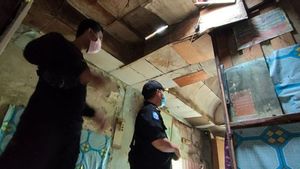 Atap Rumah Warga Surabaya Ambruk karena Rayap, Pemkot Segera Turun Tangan 