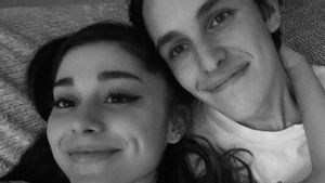 2 Tahun Menikah, Ariana Grande dan Dalton Gomez Dikabarkan Pisah