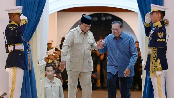 President Prabowo Holds National Dinner with Former Presidents and General Chairmen of Political Parties