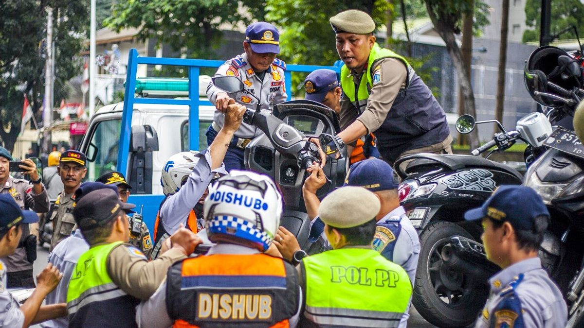 Careless Parking, 703 Vehicles Transported By The South Jakarta Transportation Agency For Two Weeks