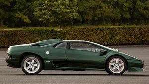 Supercar Analog Legendaris Lamborghini Diablo SV Siap Dilelang di London 1 November