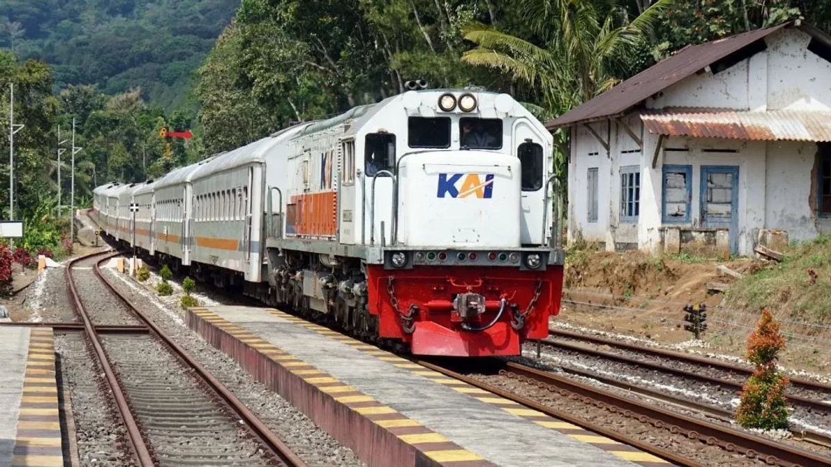KAI Tambah Armada Kereta Api untuK Rute Solo Jelang Mudik Lebaran 2025