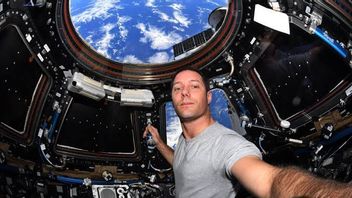 宇航员揭示从国际空间站拍摄地球视图的困难
