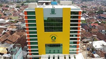 إصدار سندات ومدير مستشفى هيرمينا يحصل رسميا على 100 مليار روبية إندونيسية