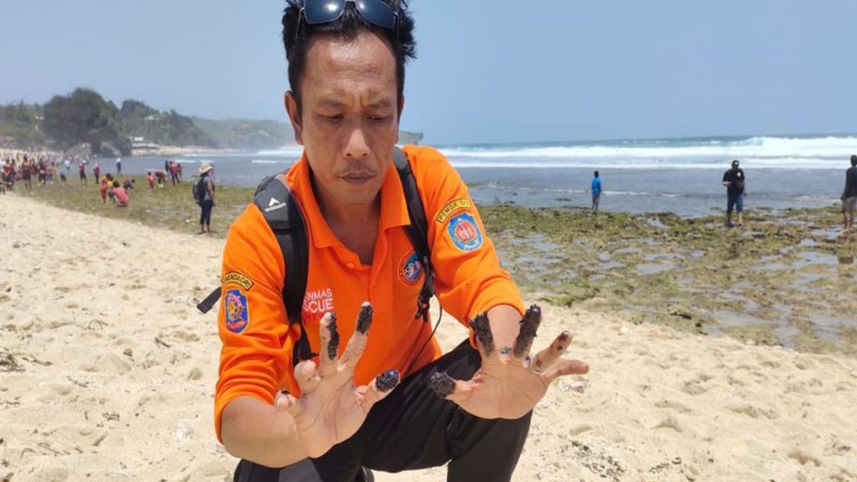 海藻变色为黑色,DLH Gunungkidul Telusuri Cair Waste Cemari Krakal和Slili Beach