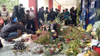 Arema FC Holds A Joint Prayer Commemoration Of 40 Days Of The Eradication Tragedy