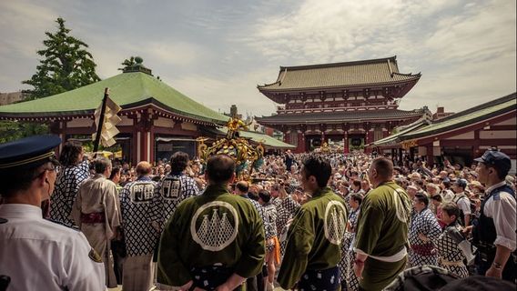 看看独特而神奇的日本文化，其中一些与印度尼西亚相似