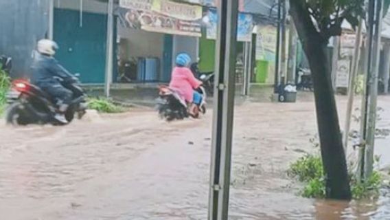 2時間の大雨、カラワンのいくつかの道路ポイントが洪水を報告