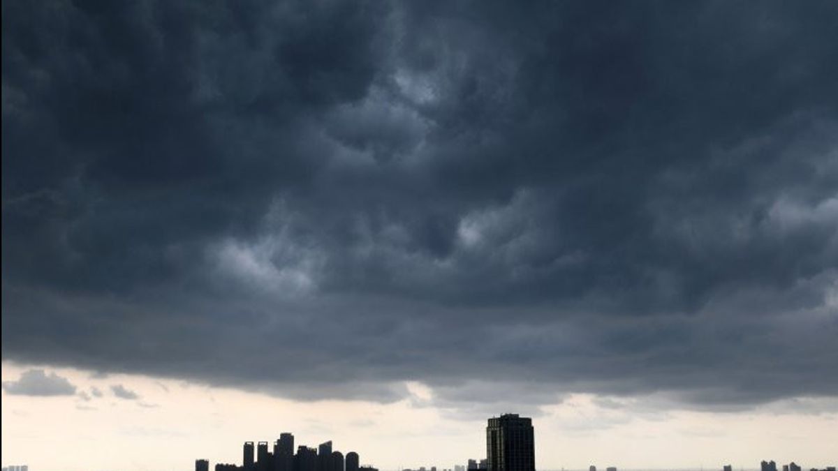 BMKG Peringatkan Potensi Hujan Disertai Angin Kencang di Jabodetabek