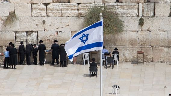 إسرائيل تعيد فتح النشاط الاقتصادي ورئيس الوزراء بنيامين نتنياهو: نحن أول دولة تنهض