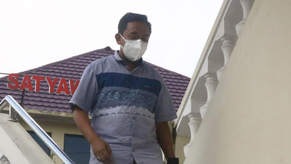 6 Fonctionnaires De L’État Du Gouvernement De La Ville De Malang Examinés Au Sujet Des Gowes Du Maire Sutiaji à La Plage, Violant Le PPKM