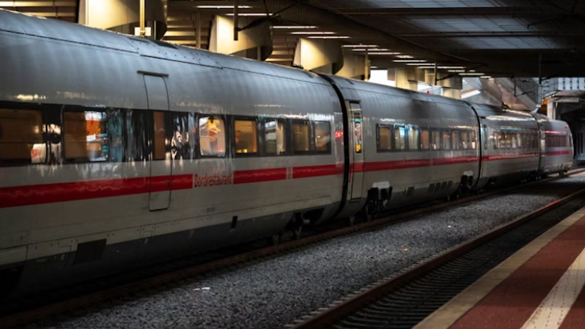 Kereta di Jerman Tergelincir, Tiga Orang Tewas