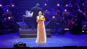 Rahmania Astrini Tampil dengan Lagu Bernadya di Konser Symphonesia Viral