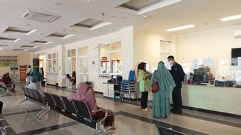 عشرات الأطباء المتخصصين في مستشفى غرب باسمان الإقليمي يضربون للمطالبة بدخل إضافي ، وتتأثر خدمات المواطنين