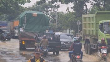 潘图拉帕蒂公路因洪水而延误，BPBD满足了在Gunungan Kendeng勘探的紧迫性