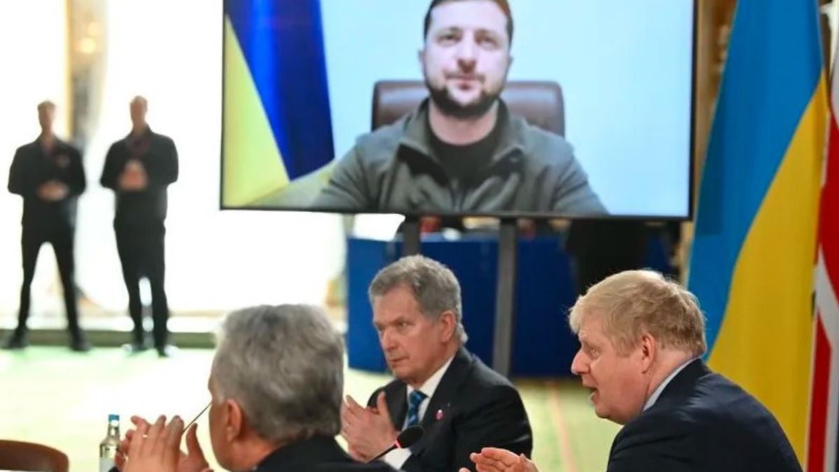Berita Mancanegara: Pasukan Ukraina Berlatih di Inggris