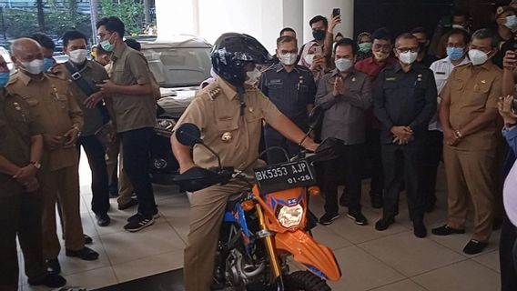 Lakukan Perpisahan di Balai Kota Medan, Akhyar Nasution Pulang Naik Motor Trail