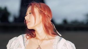 Pertimbangan Penting Nadin Amizah Sebelum Setuju Nyanyikan OST Gadis Kretek