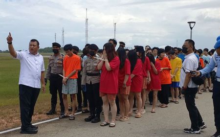 Polisi Pulangkan 153 WN China Tersangka Love Scamming di Batam