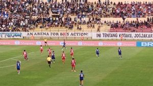 Semen Padang Tumbang Lewat Tendangan Penalti Ze Valente PSIM