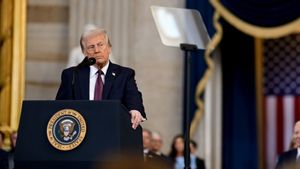 Trump Tersinggung Iklan Ronal Reagan, Kanada Minta Maaf Keteteran Tarif Naik Lagi 10 Persen