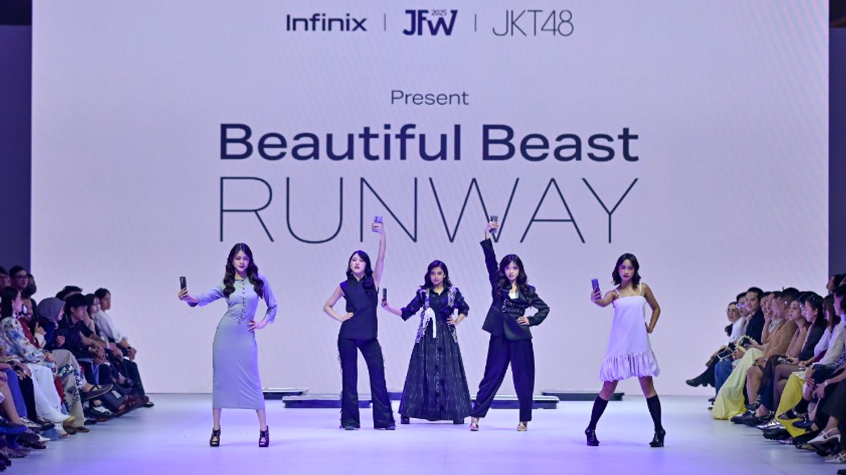 Angkat Tema Beautiful Beast Runway, Begini Penampilan JKT48 saat Dance di JFW 2025