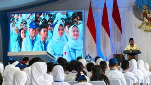 Prabowo Bakal Beli Smartboard Pakai Duit Koruptor