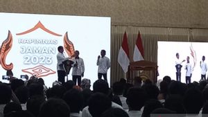 Dengar Keluhan 2 Peternak Bebek di Cirebon, Jokowi Spontan Berikan Bantuan Modal Rp20 Juta