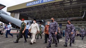 Menhan Prabowo Serahkan Pesawat CN235 dan 2 Heli Anti-kapal Selam ke TNI AL