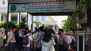 العشرات من أفراد الأركان المشتركة يحرسون عن كثب سير جلسة منارمان أمام PN Jaktim