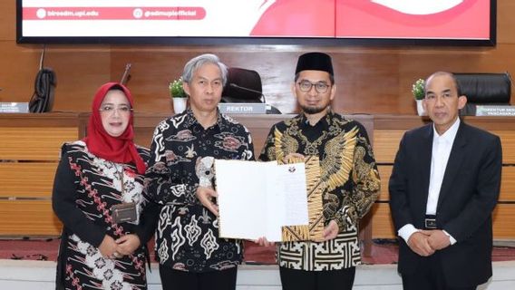 Ustaz Adi Hidayat Becomes A Permanent Lecturer At UPI