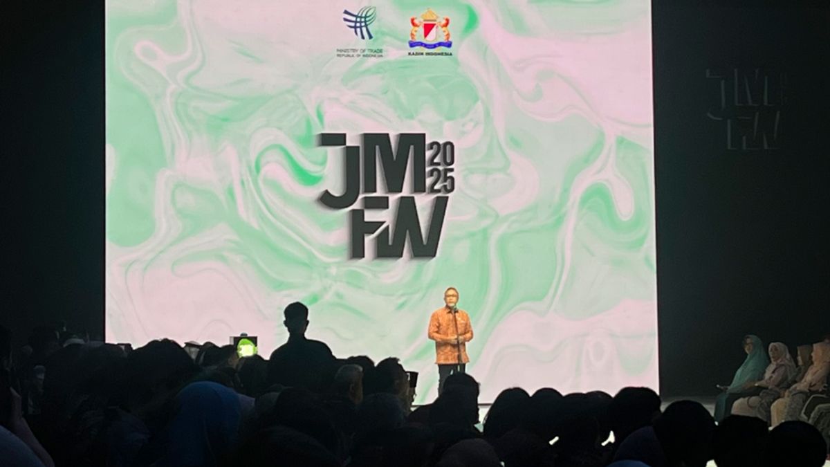 تم افتتاح JMFW 2025 رسميا ، ويأمل أن تصبح إندونيسيا مركز الأزياء الإسلامية العالمي