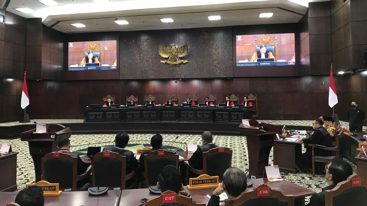 الفريق القانوني ل Ganjar-Mahfud يطلق على Jokowi Nepotism TSM: الانتخابات الرئاسية لعام 2024 تصبح عملا مسرحيا بعد ذلك