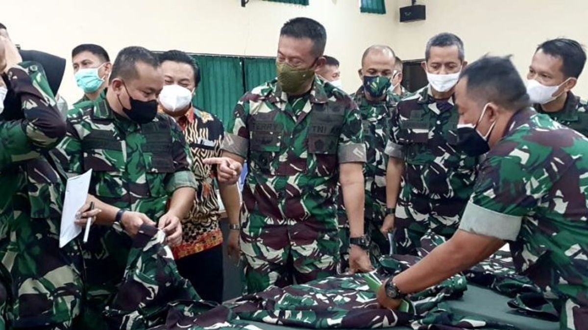 Dislitbang TNI AD اختبارات محلية الصنع PDL الزي الرسمي