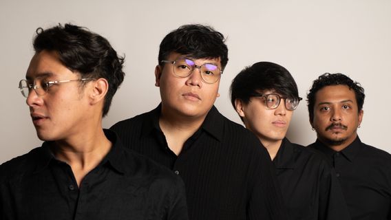 Wijaya 80 和 Sal Priadi 讲述了月球单曲，交叉线中的不同信仰爱情故事