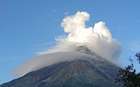 Jarak Luncur Guguran Lava Karangetang hingga 2.000 Meter