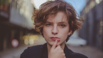 Gen Z Stare Phenomenon, Empty Eyes That Confuse The Old Generation