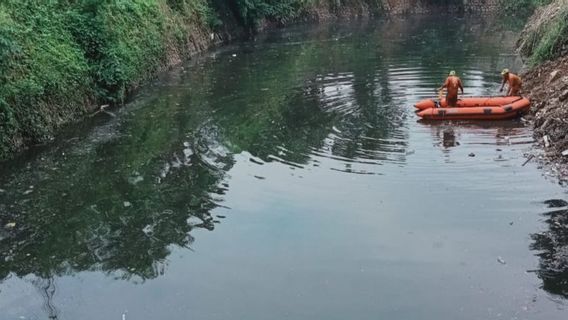 ブカシ摂政政府が河川廃棄物の恒久的な網を設置