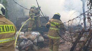 Sebagian Korban Kebakaran Apartemen City Park Cengkareng Dibawa ke IGD Rumah Sakit Bunda Suci
