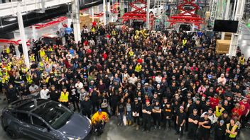 Selama Libur Imlek Tesla Jeda Produksi Mobil Listrik di Shanghai
