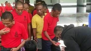 Viral Umpat Pengunjung Mal Surabaya 'Goblok' Pakai Masker, Putu Arimbawa Disanksi Beri Makan Orang Gila