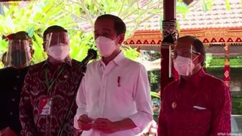 Jokowi Sambangi Bali Tinjau Vaksinasi, Titip 3 Hal Penting