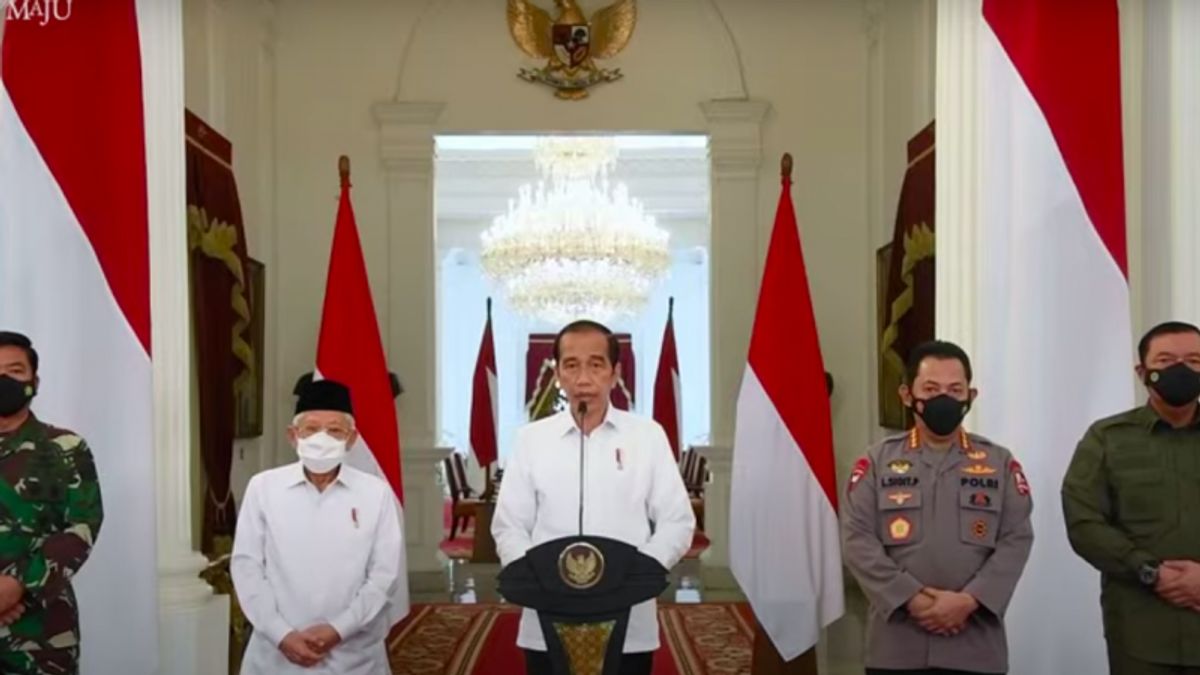 Presiden Beri Kenaikan Pangkat dan Tanda Bintang Jalasena Kepada Prajurit KRI Nanggala-402 yang Gugur