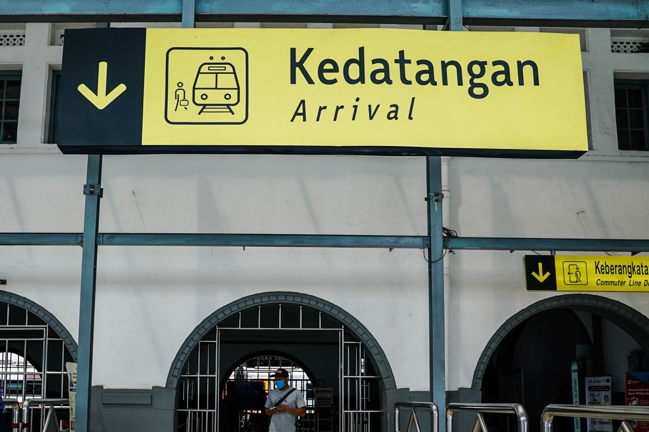 Train Users To And From Jakarta Must Have SIKM
