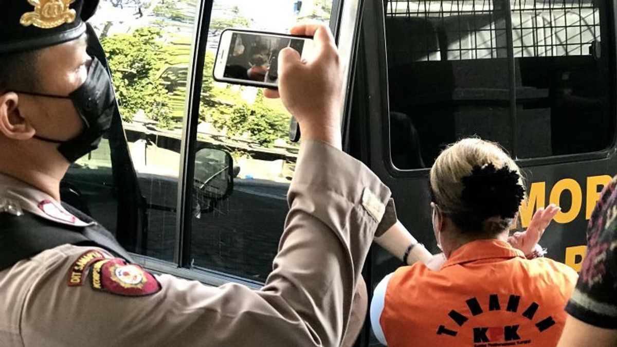 Berita Bali Terkini: Eks Bupati Tabanan Bantah Terlibat Kasus Korupsi Dana Insentif Daerah Saat Bacakan Nota Pembelaan 
