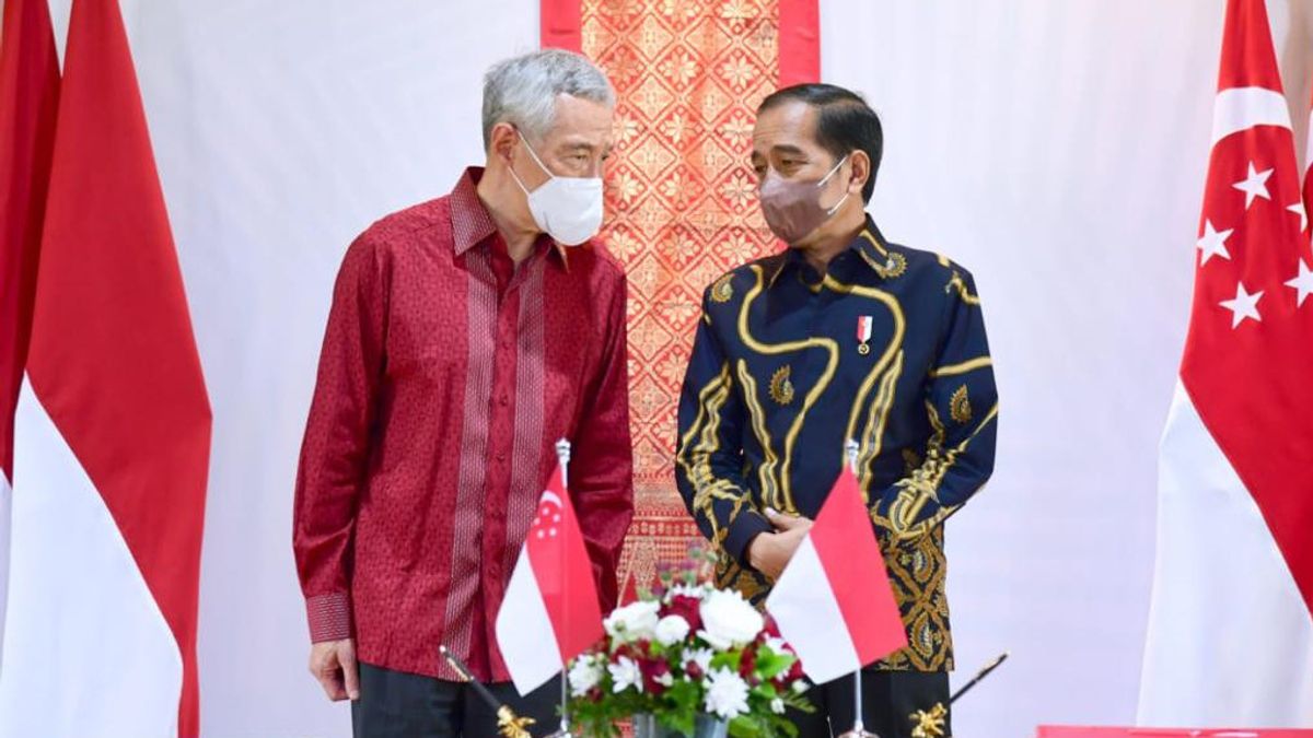 Discussing Myanmar's Conflict With Singapore's PM, Jokowi: Humanitarian Aid Needs To Be Continuously Encouraged