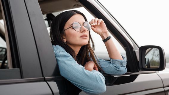 女性に適した10台の車:ここに快適さとスタイリッシュさのための最良の選択肢があります