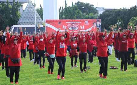 Pecahkan Rekor MURI, Ratusan Ibu-ibu di Surabaya Senam Sicita di Tugu Pahlawan