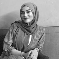 Pesona Azra Boysak, Perempuan Berhijab Asal Turki yang Populer Usai Bertemu Fiki Naki